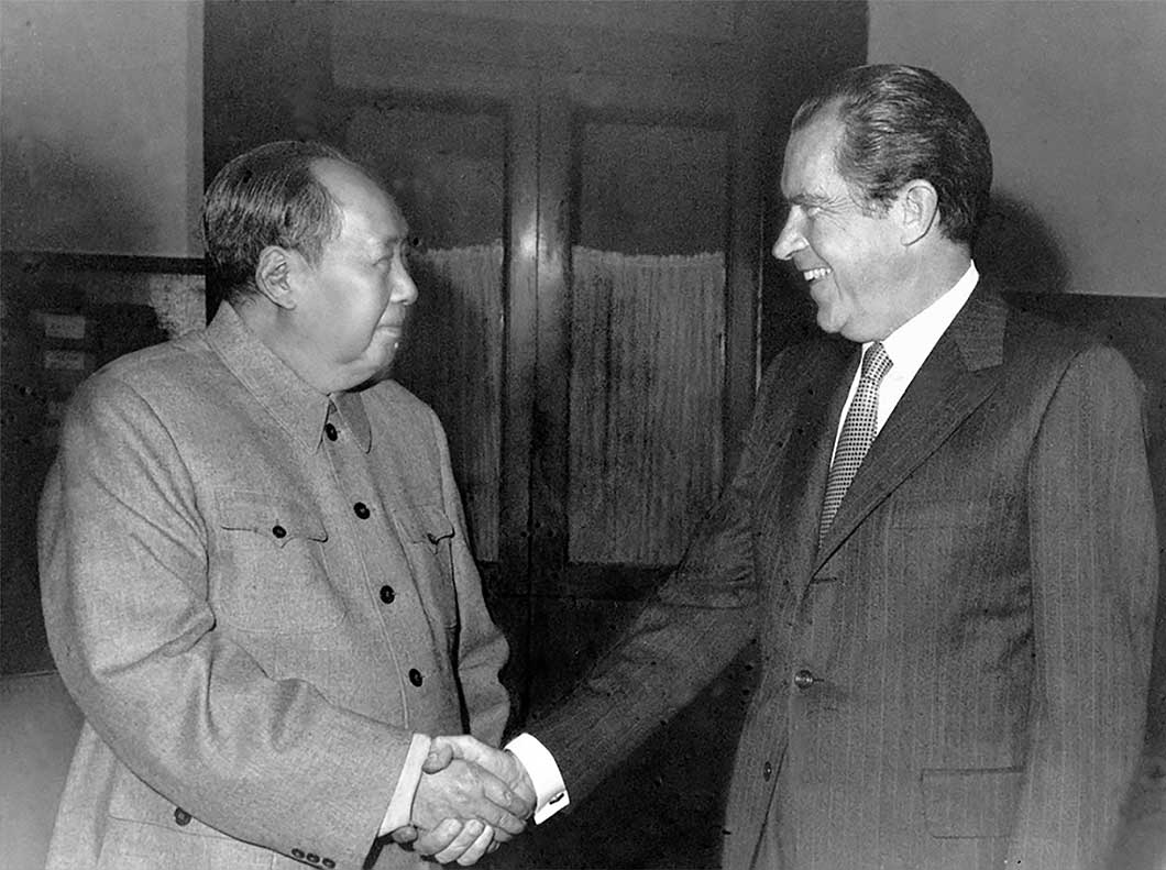 1972年2月21日，毛澤東在中南海會見美國總統尼克森。